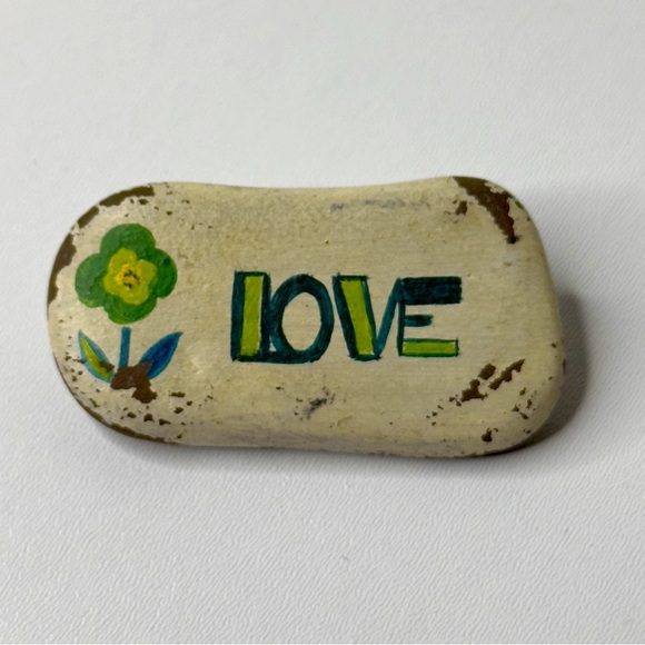 Love Hippie Vintage Brooch Pin Rock Flower Hand Painted 1970s 1980s Handmade - Picture 1 of 7